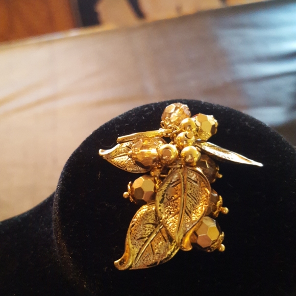 Joan Rivers Dangle Leaf Earrings - Picture 7 of 8